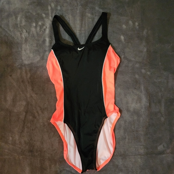 Women's Color Surge Powerback Chlorine Resistant One Piece Swimsuit - Picture 11 of 11